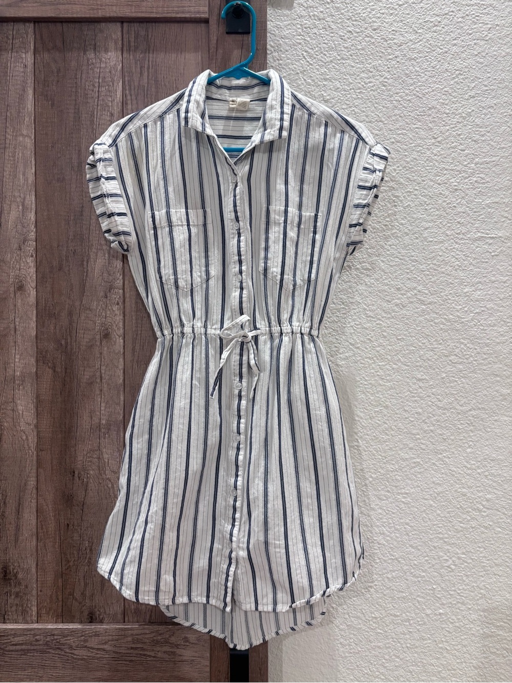 Striped Short Sleeve Tie-Waist Shirt Dress - White & Navy